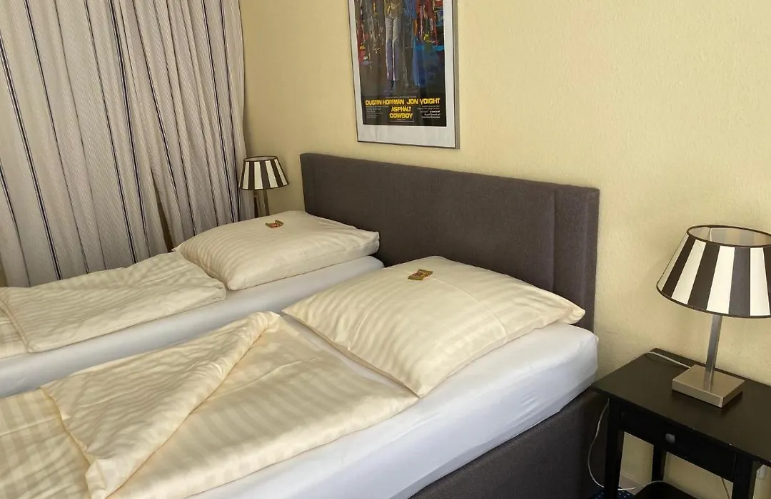 ALPHA Hotel Garni-1